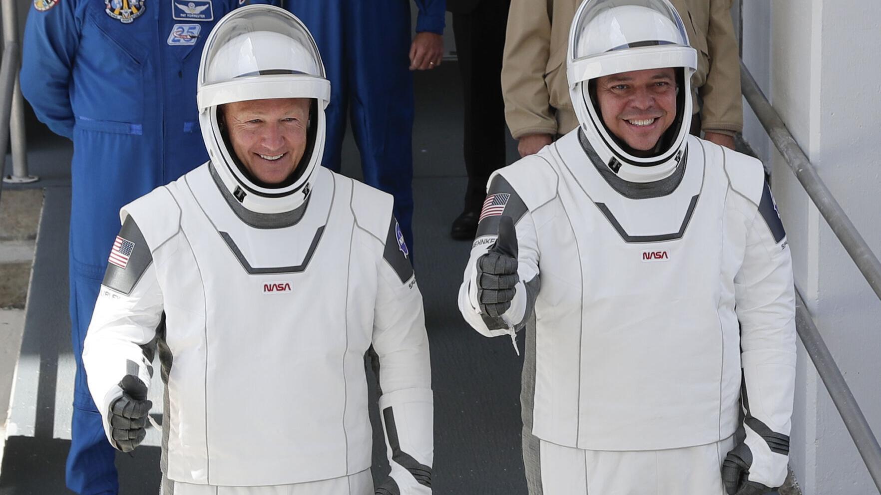 Photos: SpaceX-NASA crew makes 1st splashdown in 45 years